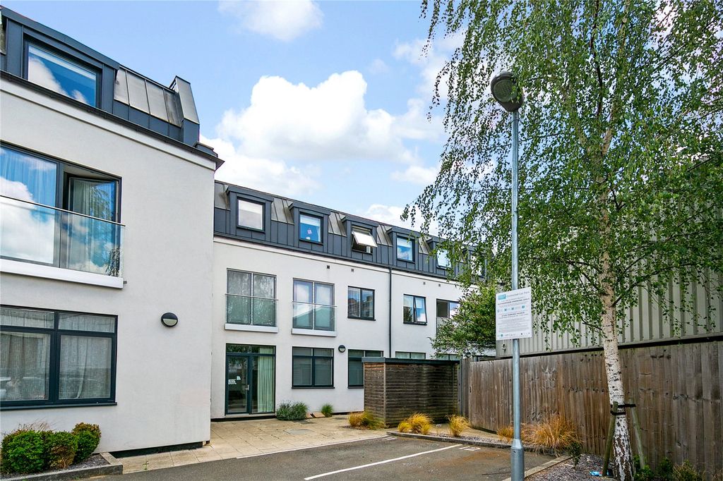 Property photo 1 of 8 Picture No. 10