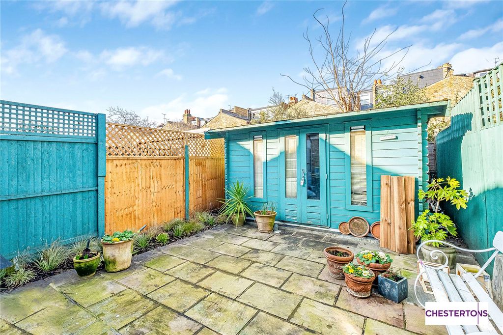 Property photo 2 of 11