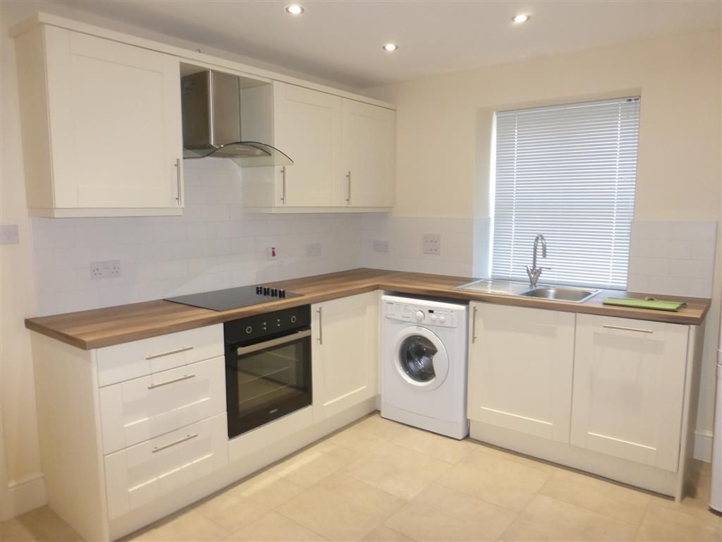 Property photo 2 of 10 Kitchen