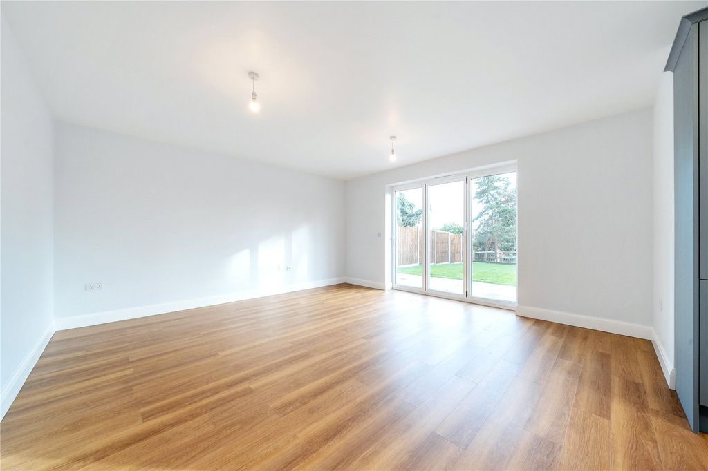 Property photo 2 of 14 Picture No. 20