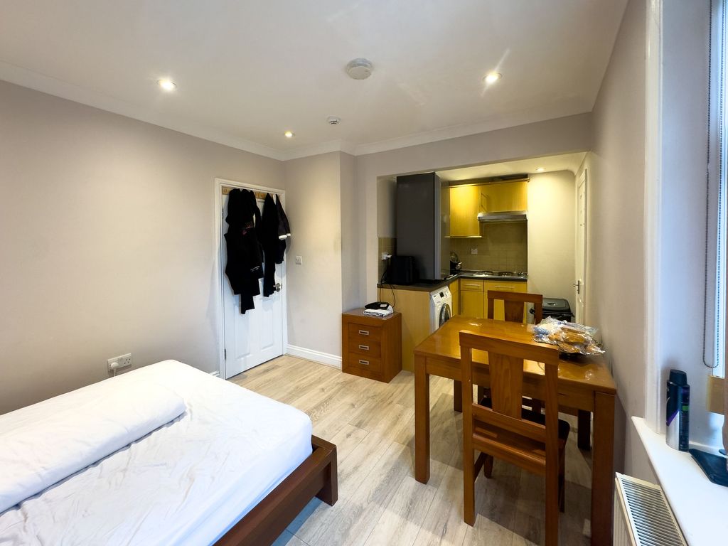 Property photo 2 of 3