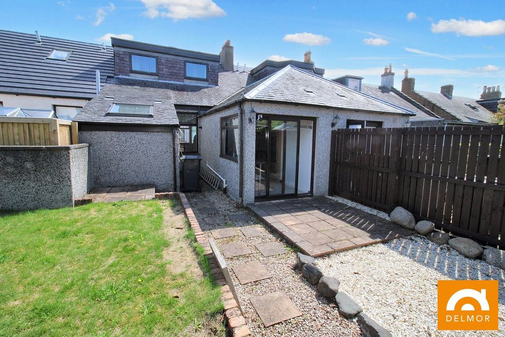 Property photo 2 of 23