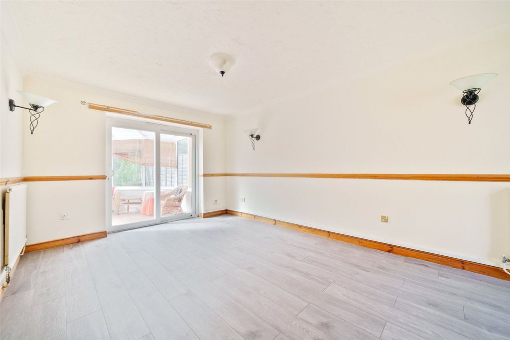 Property photo 2 of 12 Picture No. 14