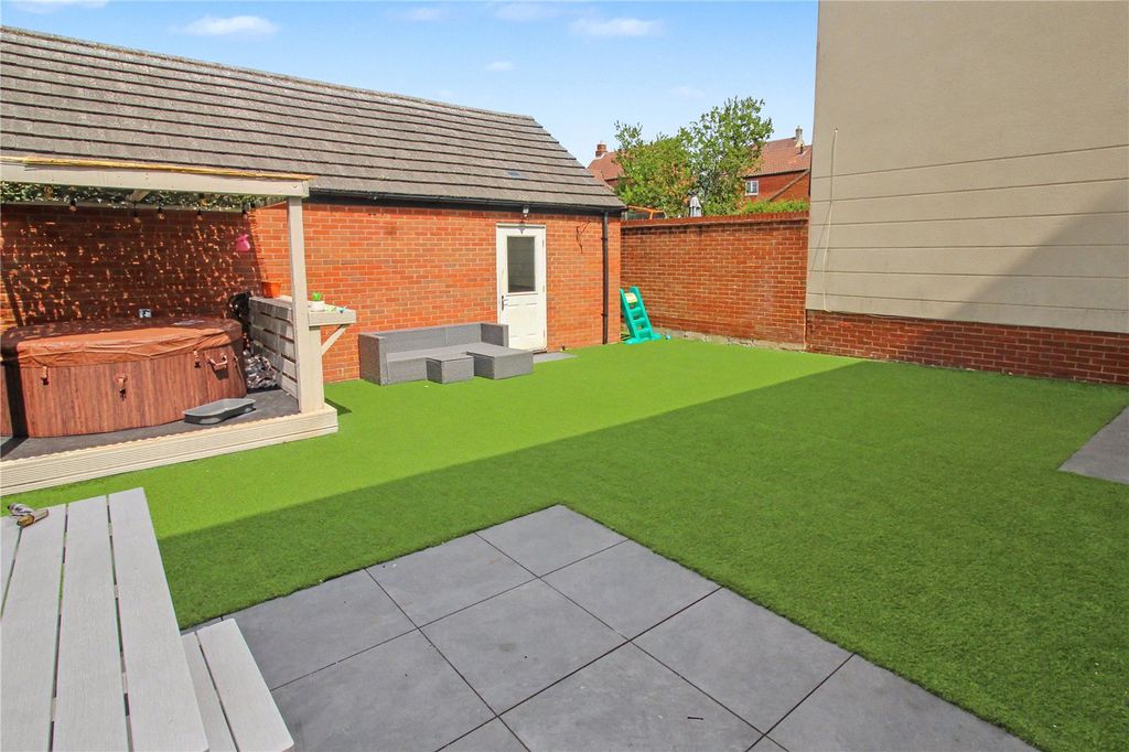 Property photo 3 of 17 Picture No. 14