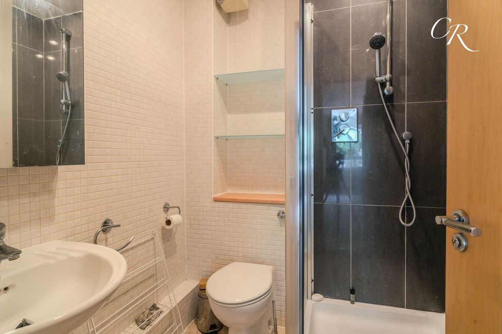 Additional image 6 of 2 bed flat for saleSherborne Street, Cheltenham Town Centre GL52