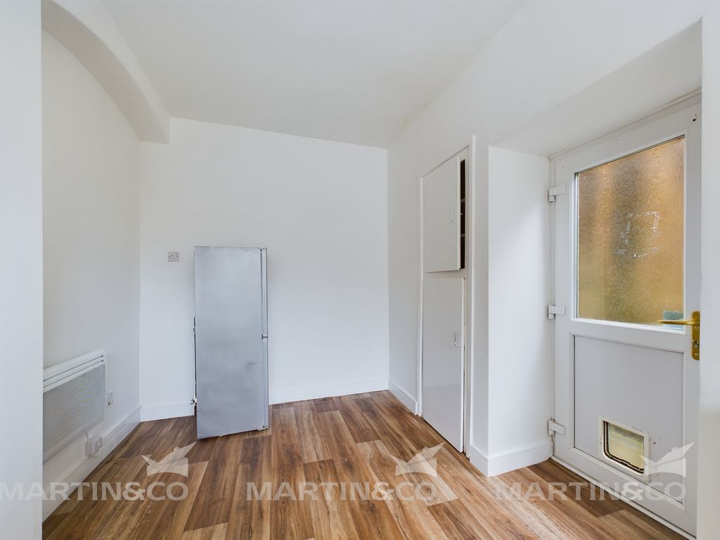 Property photo 3 of 7 Cam02406G0-Pr0216-Still002