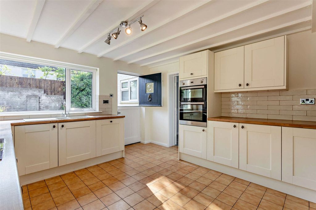 Property photo 3 of 36 Picture No. 47