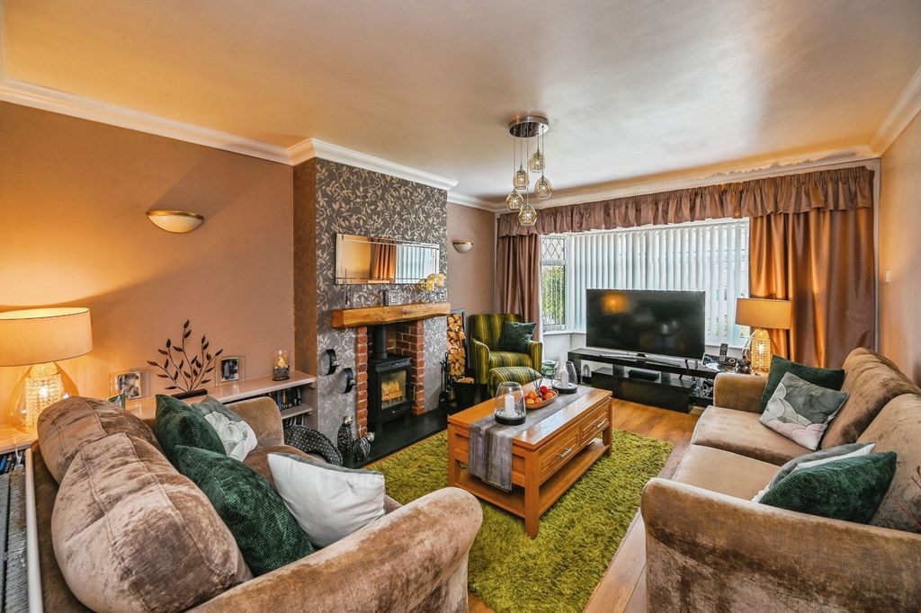 Property photo 2 of 11 Pbox-Img.Jpg