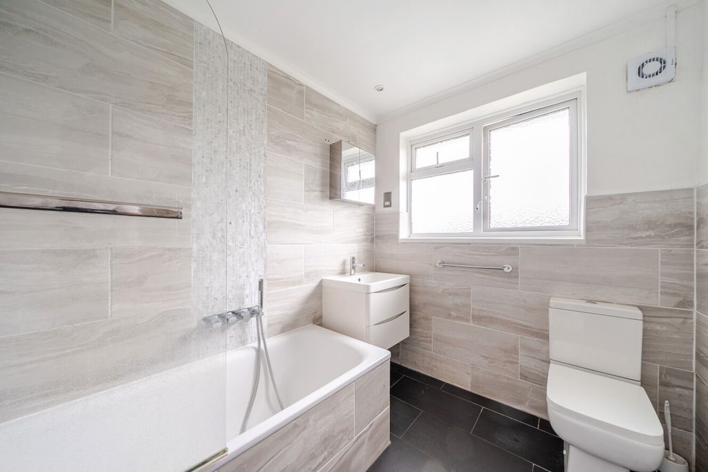 Property photo 3 of 17 1463599-10-6A0B10...