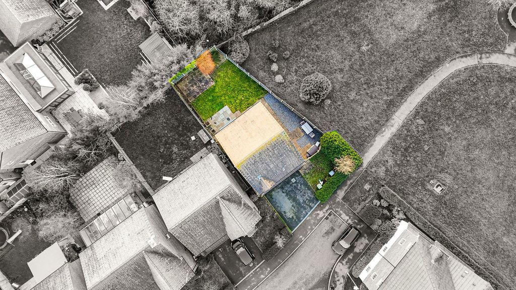 Property photo 2 of 23