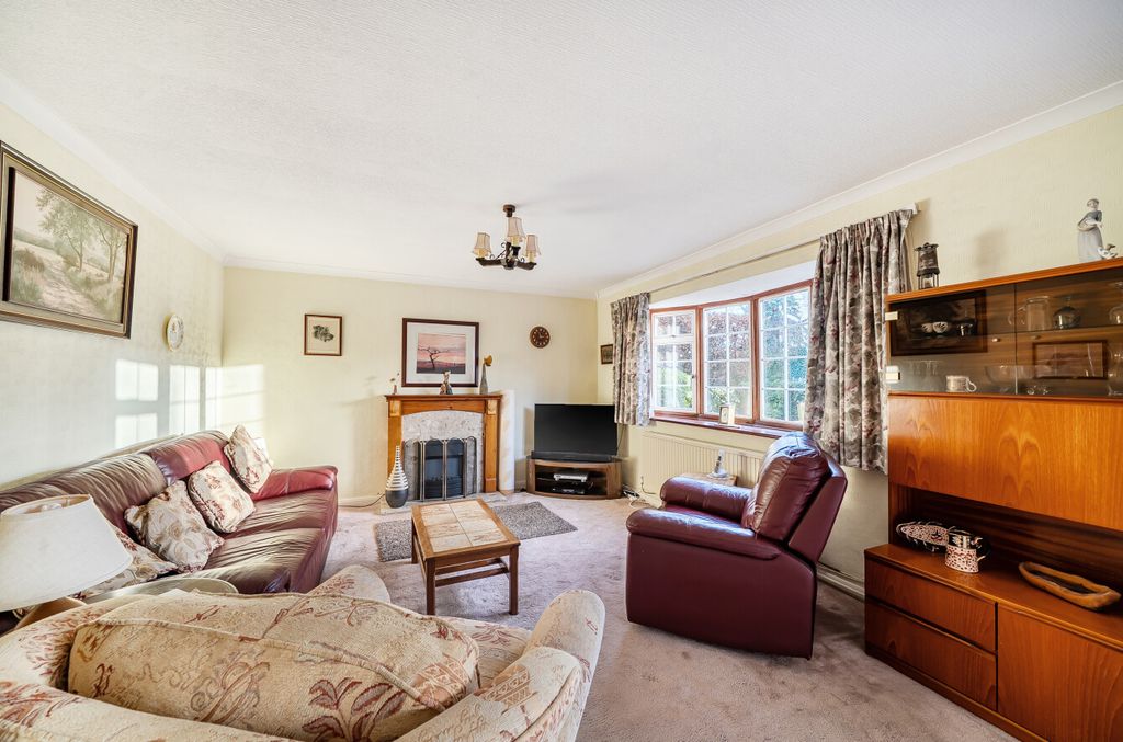 Property photo 2 of 20 1384393-15-6939Aa...