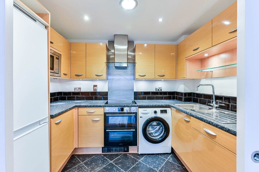 Property photo 3 of 12