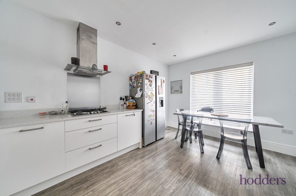 Property photo 3 of 20 70A7355F-2F2c-4Ff...