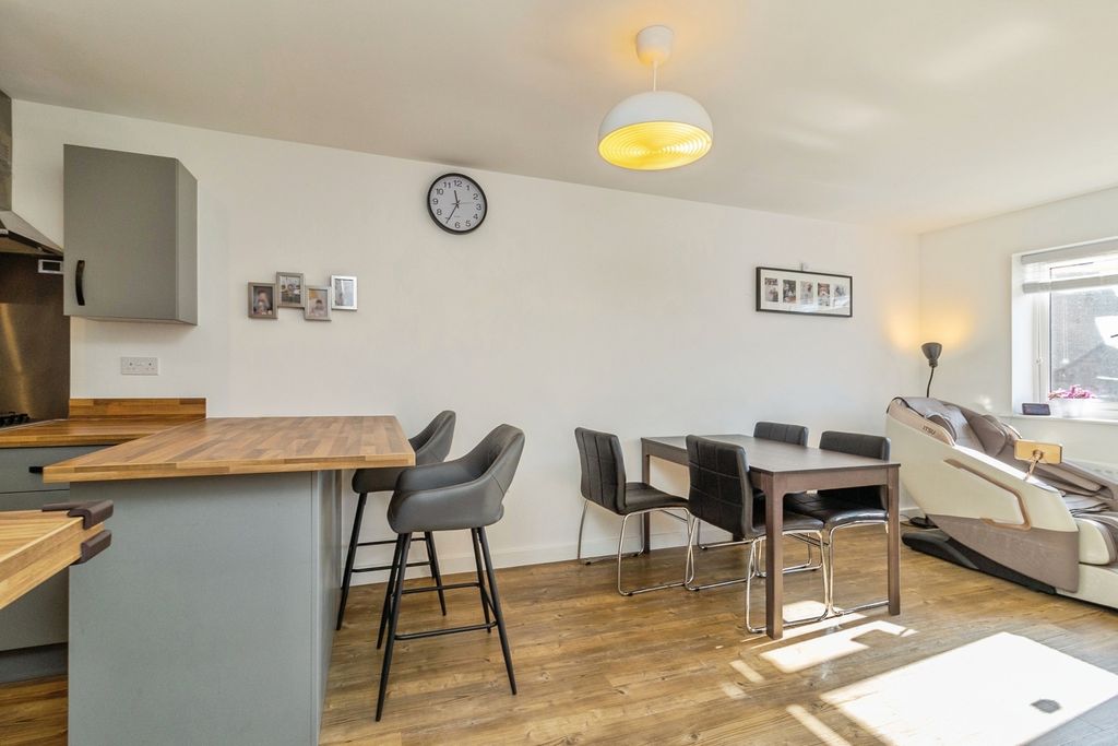 Property photo 2 of 20 Pbox-Img.Jpg