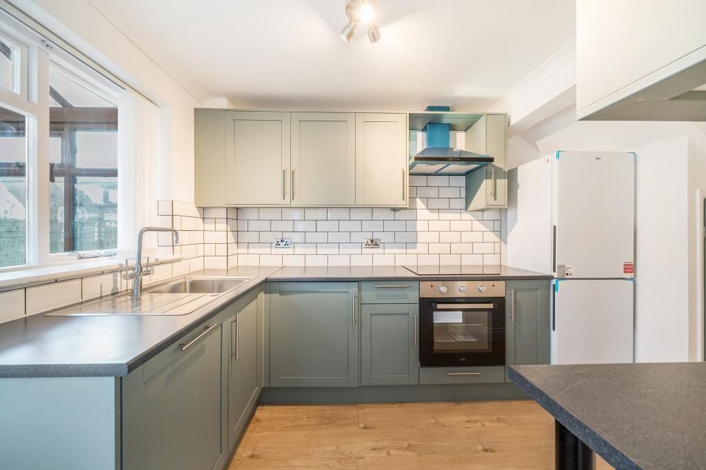 Property photo 3 of 21 Kitchen