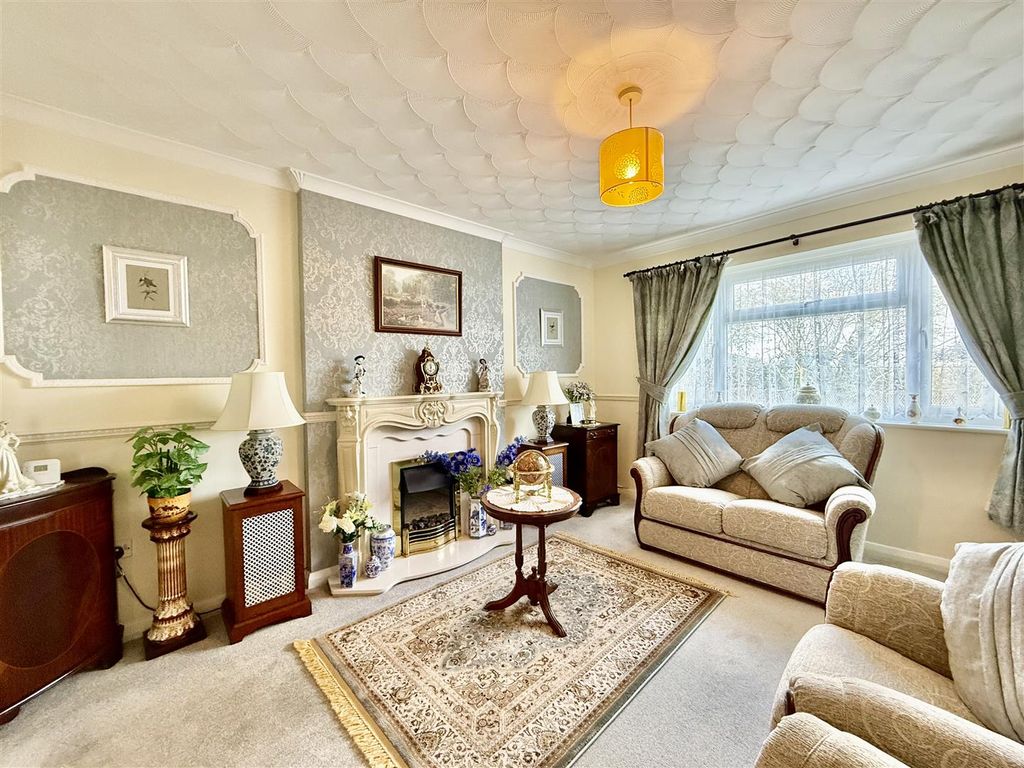 Property photo 2 of 18 Tempimageax6Hhw.Jpg