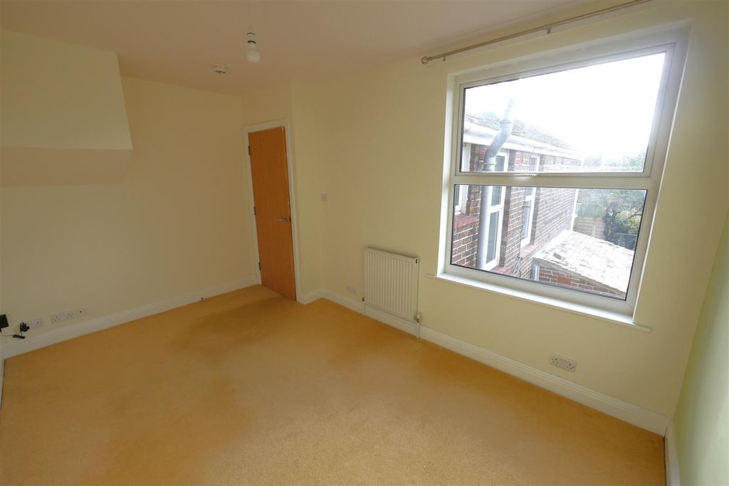 Property photo 3 of 7 Lounge