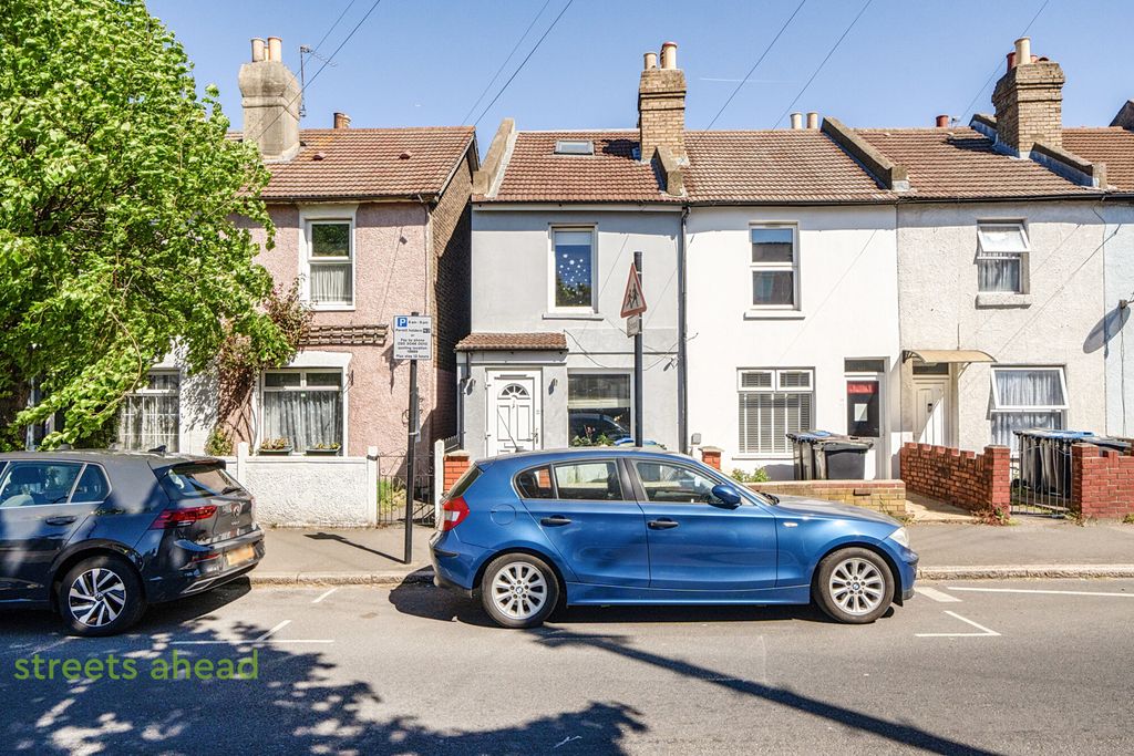 Property photo 1 of 18 9c794Ecd-ce41-4E5...