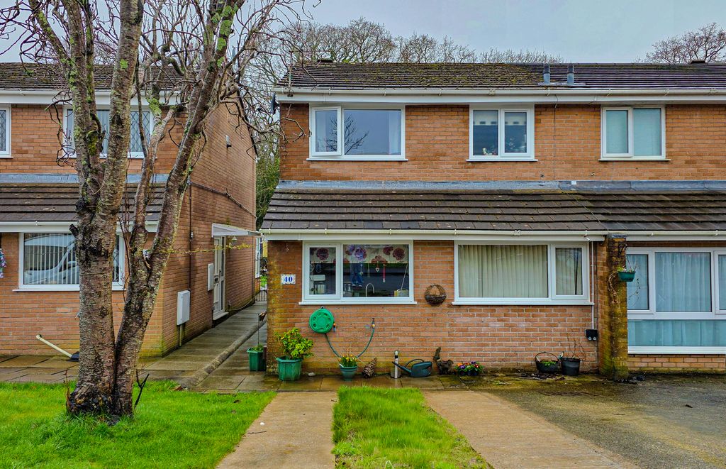 Property photo 1 of 28