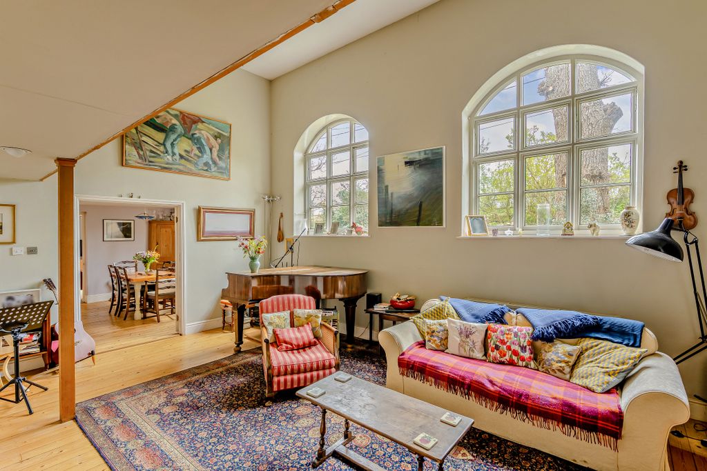 Property photo 3 of 43 8642411-Interior04-V2-800
