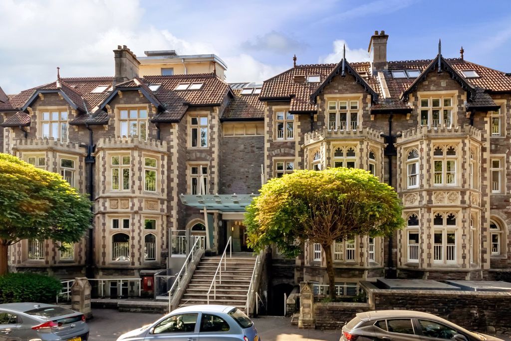 Property photo 1 of 10 External