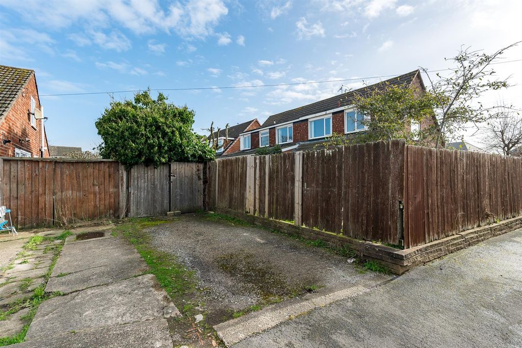 Additional image 28 of 3 bed semi-detached house for salePriory Close, Formby, Liverpool L37