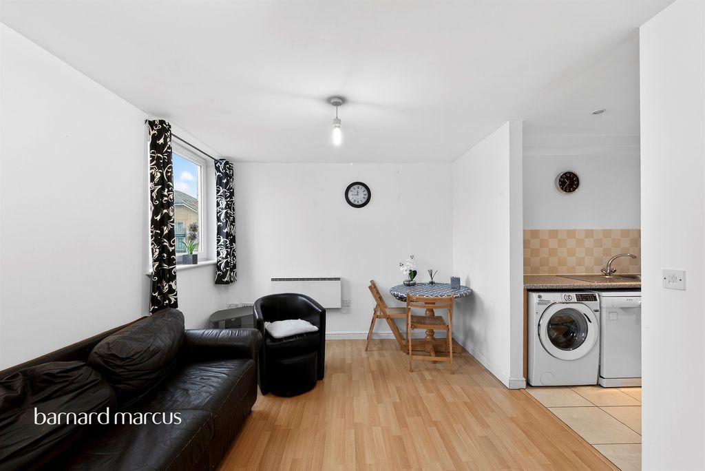 Property photo 3 of 11