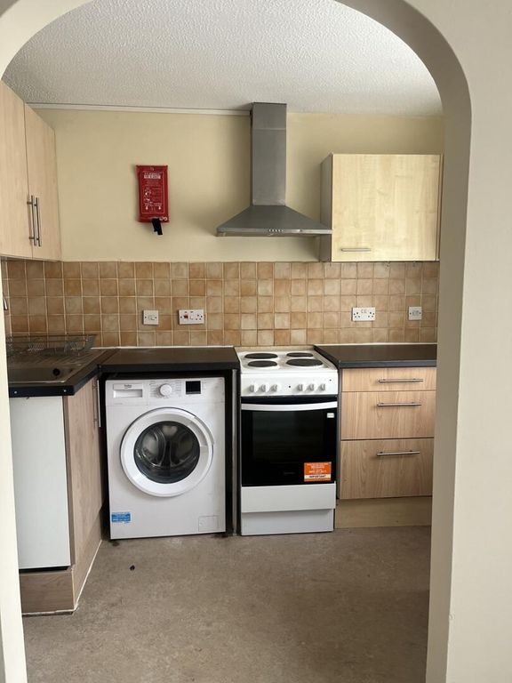 Property photo 1 of 8 Kitchen