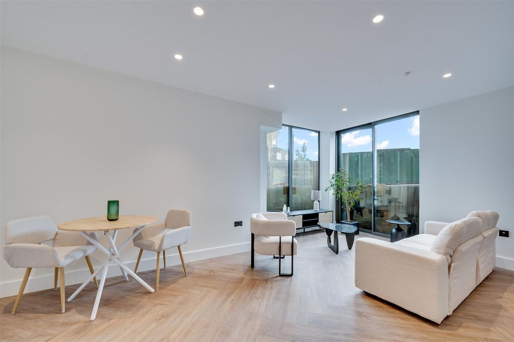 Property photo 1 of 10 Daniels_Flat 1 Kamal Court,  Forty Lane,  Ha9_001.