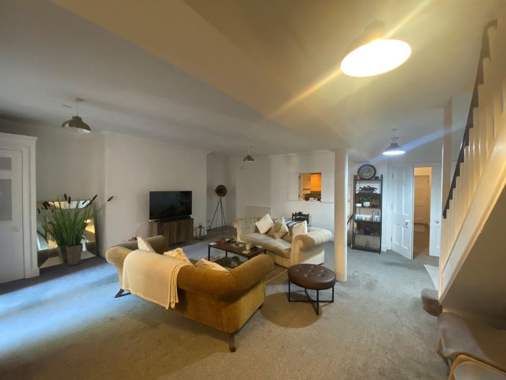 Property photo 2 of 11 9.Jpg