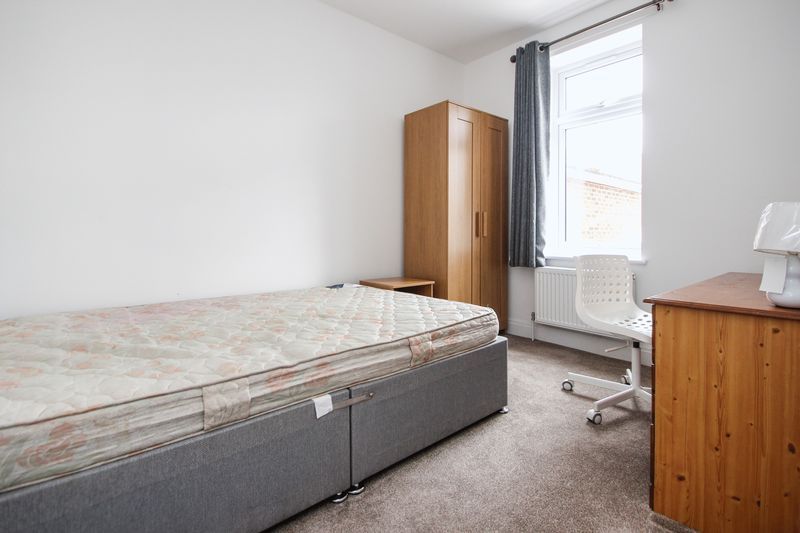 Property photo 2 of 8 Photo 5