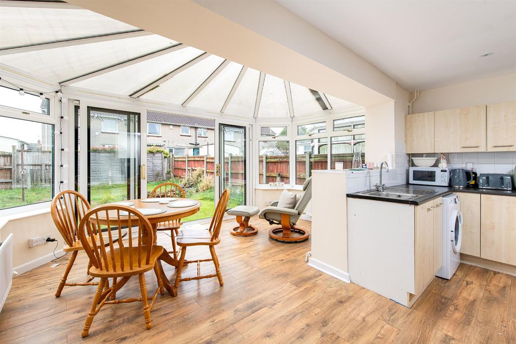 Property photo 3 of 15 Conservatory_1.Jpg
