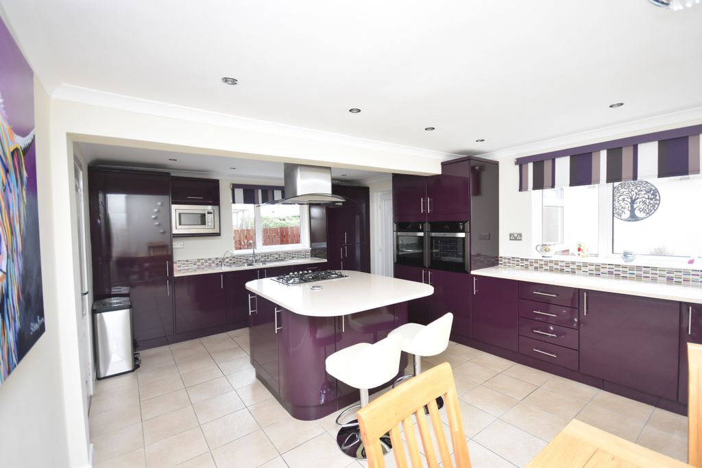 Property photo 3 of 31