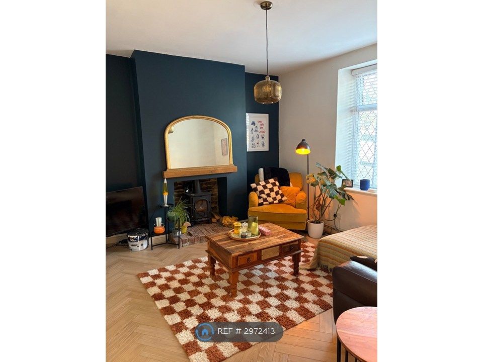 Property photo 3 of 10 Living Room
