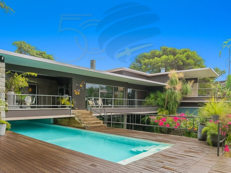 Property photo 1 of 32