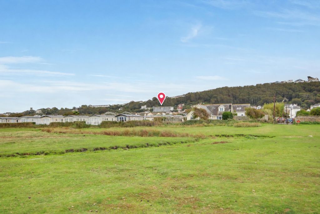 Property photo 1 of 26 Location Pin