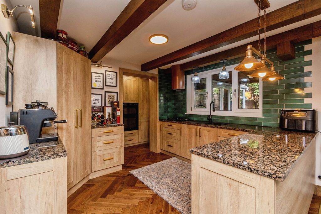 Property photo 2 of 20