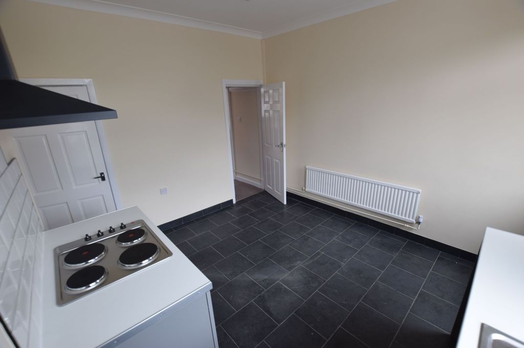 Property photo 2 of 8 Kitchen / Diner