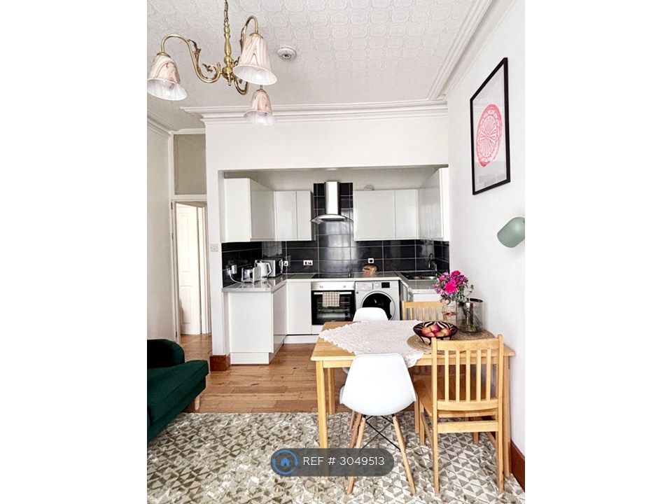 Property photo 2 of 8 Kitchen/ Dining