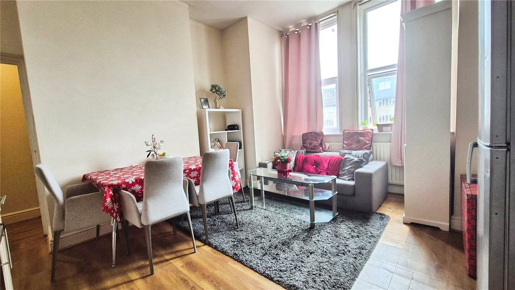 Property photo 2 of 8 Reception/Kitchen