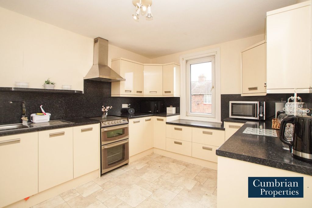 Property photo 2 of 20 Kitchen