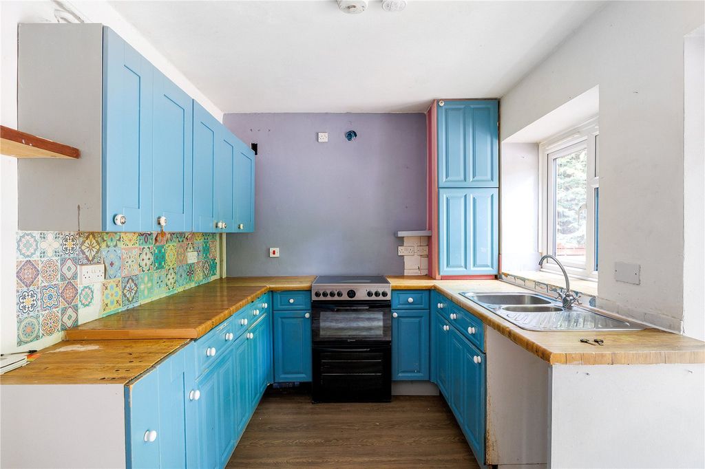 Property photo 2 of 14 Kitchen