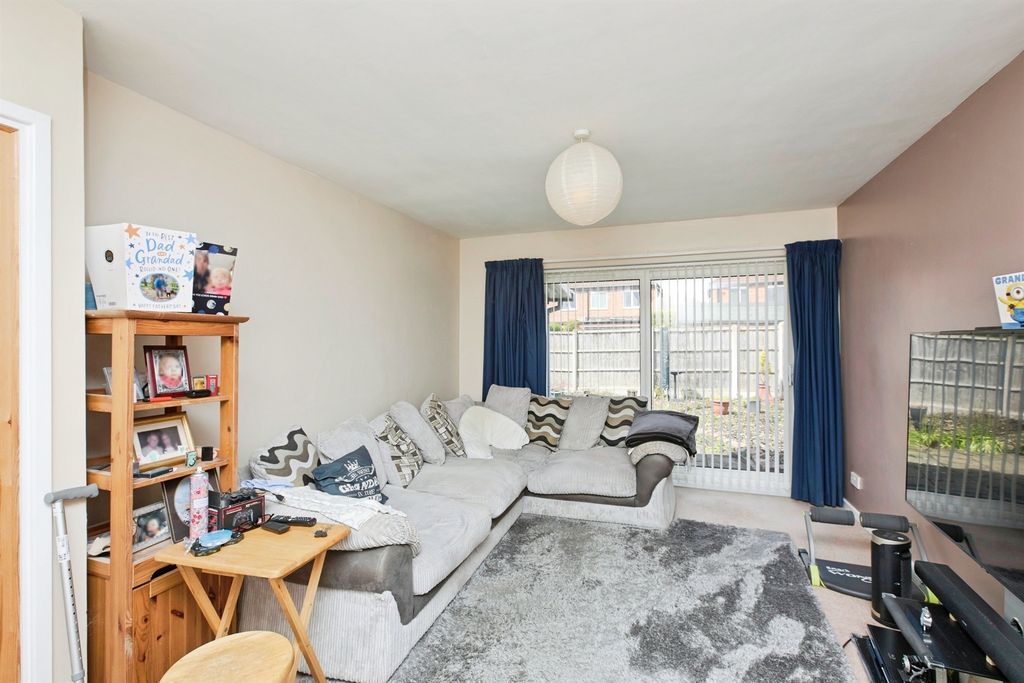 Property photo 2 of 9