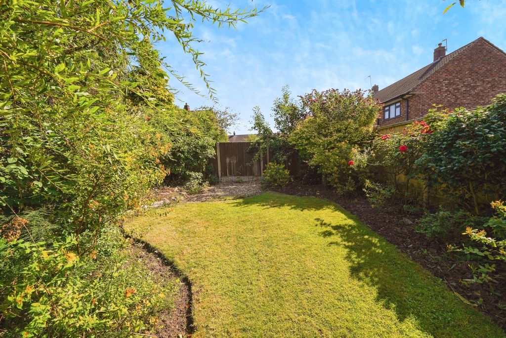 Property photo 2 of 22 Garden
