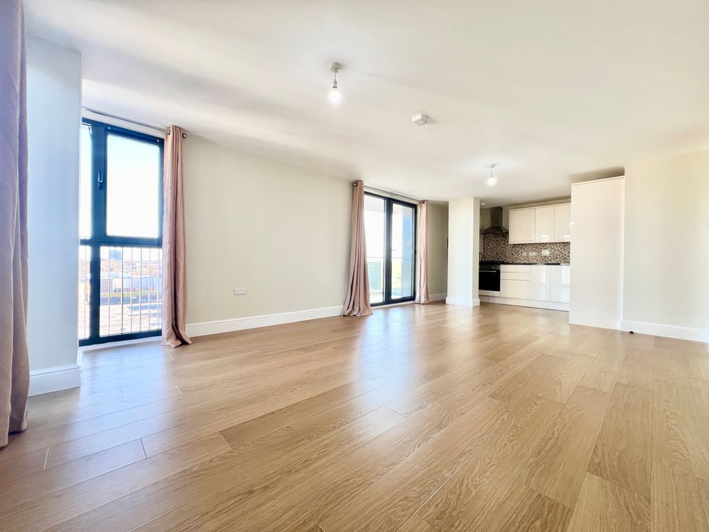 Property photo 3 of 16