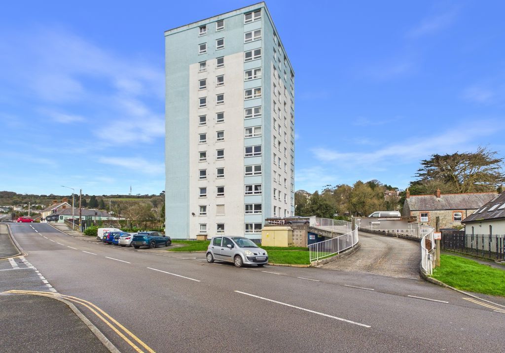 Property photo 1 of 9 Exterior