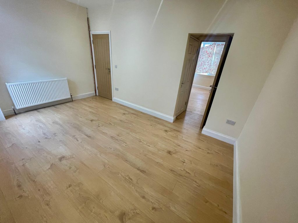 Property photo 2 of 16 Gallery