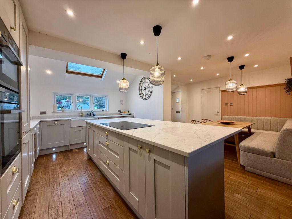 Property photo 2 of 16 Kitchen/Dining Room