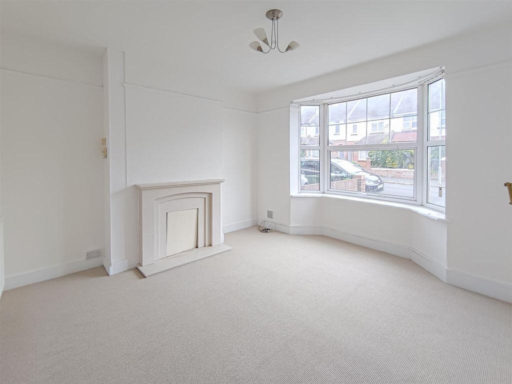 Property photo 3 of 16 Living Room