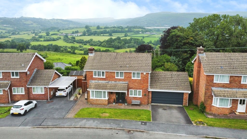 Property photo 1 of 34 4375320